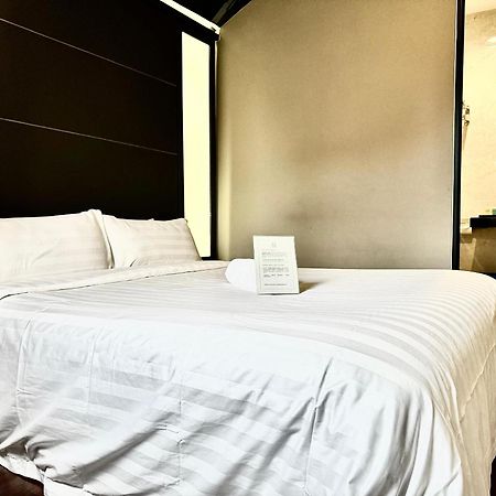 ג'והור בהרו Chariton Hotel Nusa Bestari מראה חיצוני תמונה