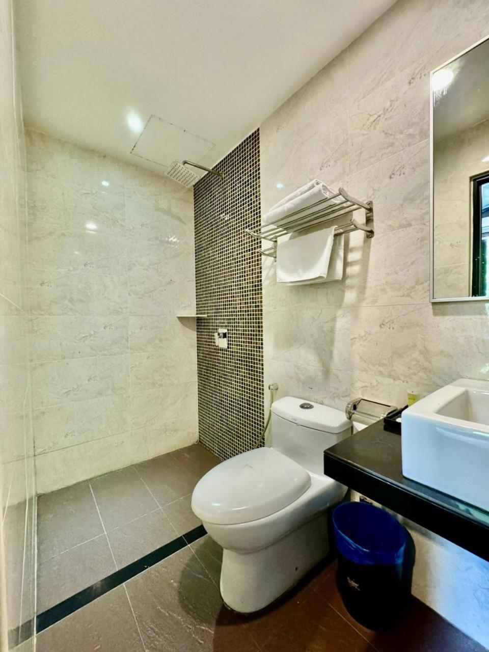 ג'והור בהרו Chariton Hotel Nusa Bestari מראה חיצוני תמונה