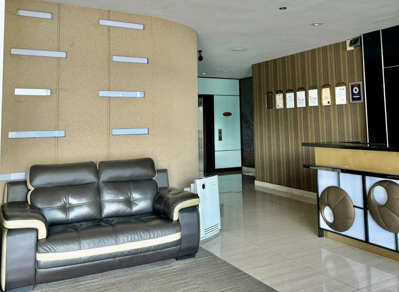ג'והור בהרו Chariton Hotel Nusa Bestari מראה חיצוני תמונה