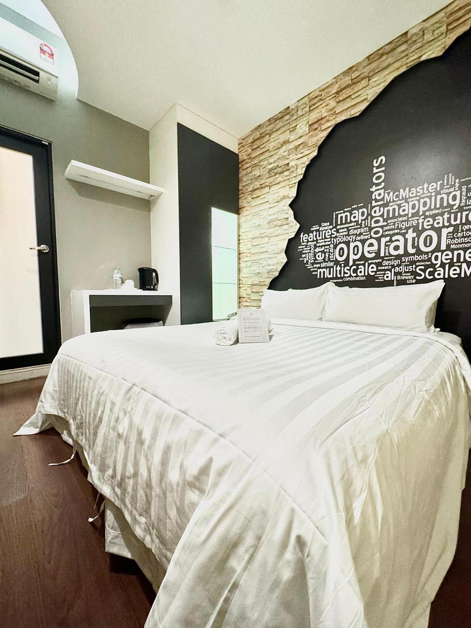 ג'והור בהרו Chariton Hotel Nusa Bestari מראה חיצוני תמונה