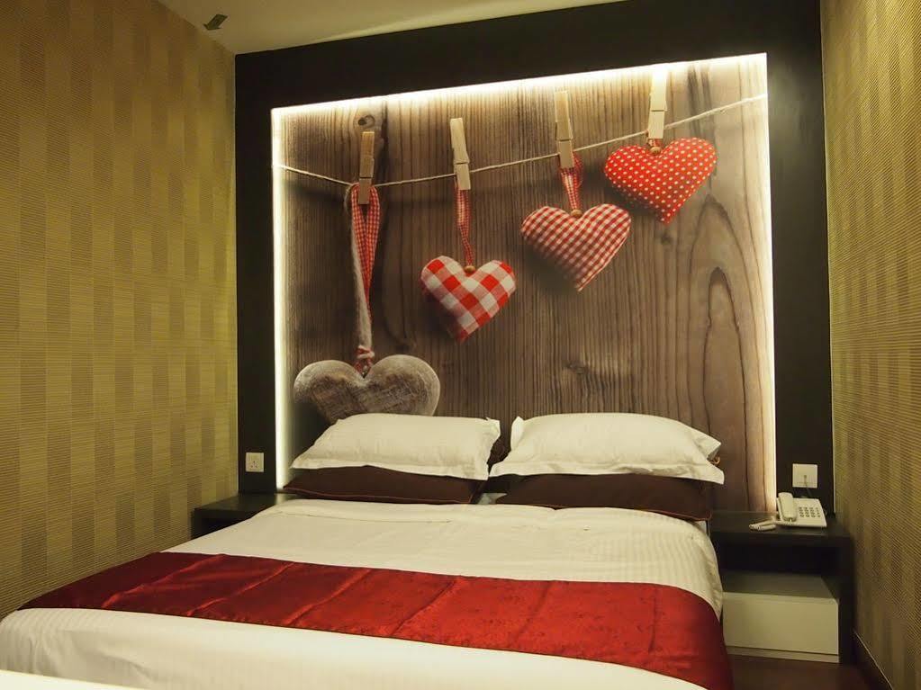 ג'והור בהרו Chariton Hotel Nusa Bestari מראה חיצוני תמונה