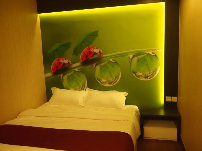 ג'והור בהרו Chariton Hotel Nusa Bestari מראה חיצוני תמונה