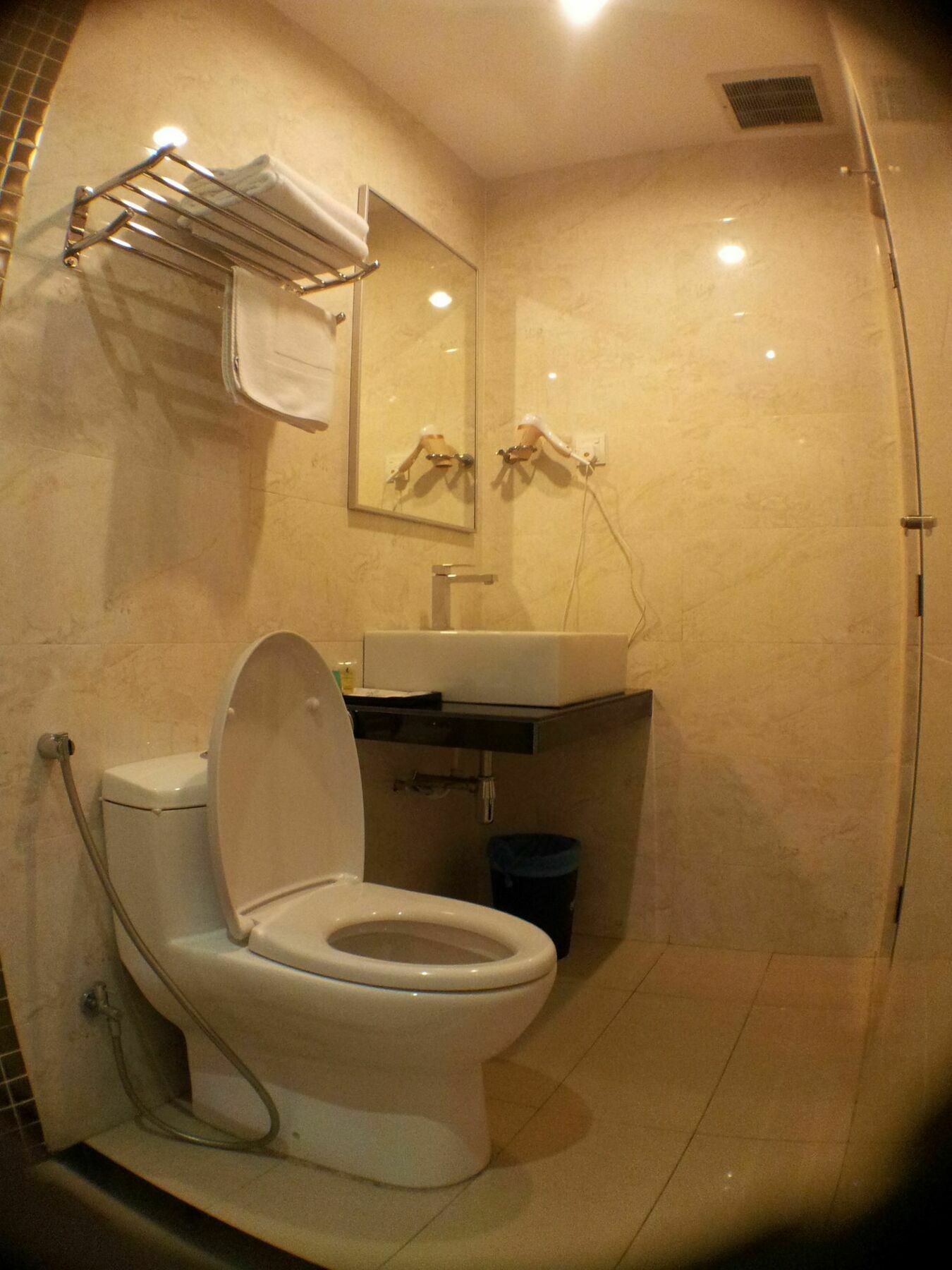 ג'והור בהרו Chariton Hotel Nusa Bestari מראה חיצוני תמונה