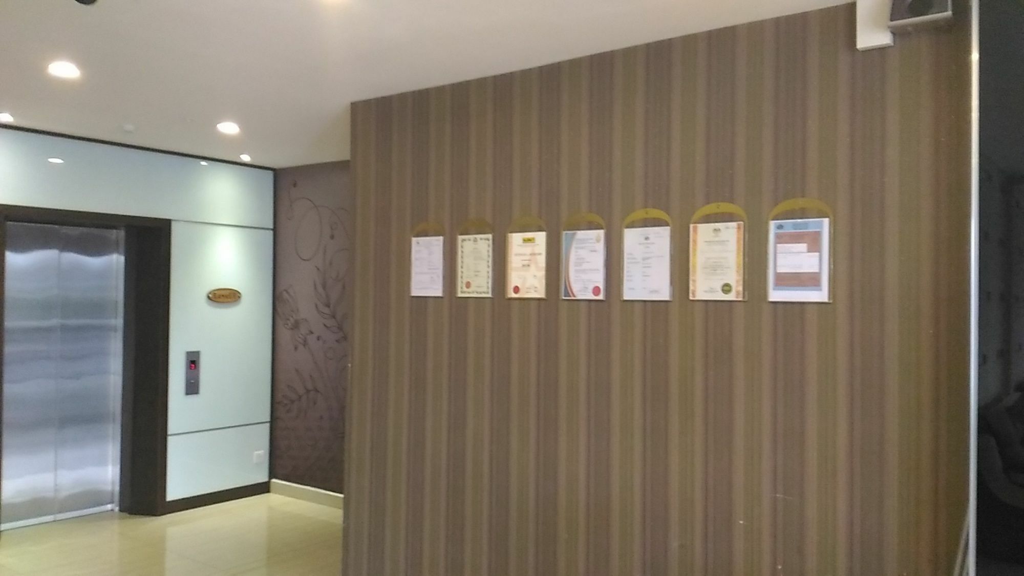 ג'והור בהרו Chariton Hotel Nusa Bestari מראה חיצוני תמונה